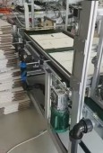 Feeder cutii din carton
